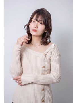 ルフュージュ バイ プロデュース 相模大野店(Refuge by Produce) 外ハネミディアム/ココアブラウン/バタフライカット