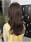オリーブベージュ