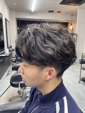 MEN’S HAIR/サーフカール/刈り上げセンターパート/千葉駅