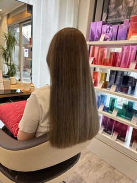 ウイ バイ ファースト 北四番丁店(u'i by first) ロングスタイル×アッシュカラー