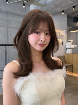 ウェイズ トウキョウ(Ways TOKYO) 大人気くびれミディアム！柔らかく動くレイヤーと透明感カラー