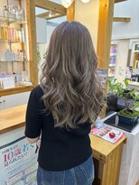 ギャラクシー ヘアードレッサーズ(galaxy hairdressers)&nbsp;ブリーチ有り！暗めのグレージュカラー
