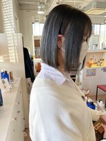 ウェルズ グランデ 奈良店(Well's GRANDE)&nbsp;艶のある切りっぱなしダークボブ