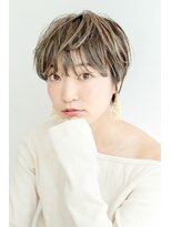 ムルチュラ(muruchura)&nbsp;ベージュカラーの小顔ショート３　田原佐知子