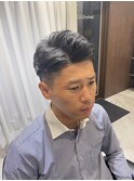 右からアップバング