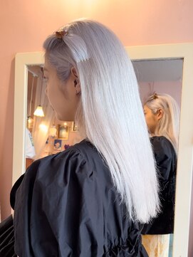 アンサム リリー(UNSOME Lille) ホワイトシルバー/ホワイトブロンド/ブロンド/シアーベージュ