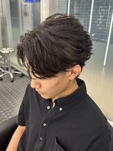 メンズフィール 南森町(MENS FEEL) 黒髪センターパート毛流れニュアンスシークレットパーマ