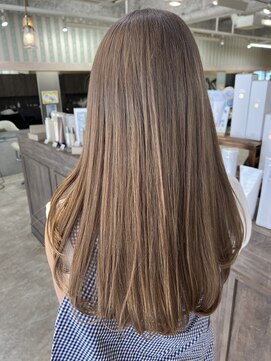 ルチア パリ(Luccica PARIS) 【Luccica Paris takako】レイヤー×ミルクグレージュ