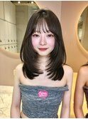 韓国　レイヤーカット　顔まわりカット　オリーブベージュ