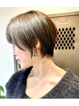 リフル 八王子(RIFULL) ハイライト　レイヤー ショートヘア　ボブ　くびれレイヤー