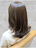 20代30代40代暗髪艶感ベージュレイヤーミディアム