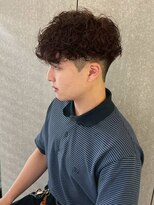 ニアウ 新宿(Niau)&nbsp;MEN’S/リバースセンターパート/ニュアンスパーマ/新宿