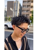ダーチャ(Datsche)&nbsp;テーパーフェード　スパイキーショート