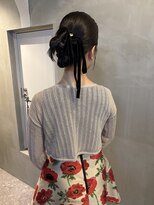 ウム(umu.)&nbsp;ヘアセット / ヘアアレンジ / タイトヘア / リボンヘア