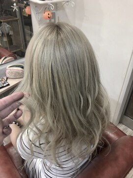 アイコン トゥーグランノール(EIKON to grand nord) 2018