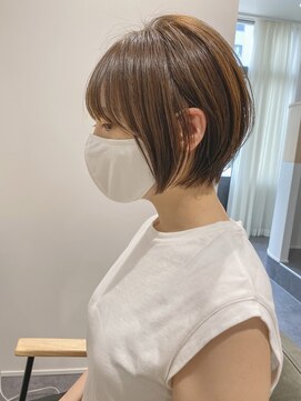 テン(tenn) シンプルな丸みショートボブ◎
