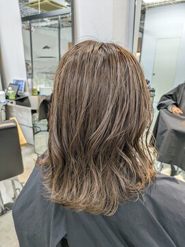 ナンバースリー 溝の口店(Number Three) グレージュ