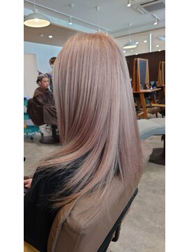 ビスポーク(BESPOKE) 日差しで透けるクリア感が可愛い♪ウォームホワイトベージュ