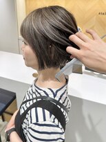 ステア ケース(stair case)&nbsp;大人ナチュラル白髪ぼかしハイライトグレージュショートボブ