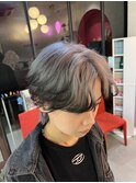 ホワイトグレーに デザインカラー×ブラック☆