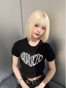 アルーシェウィズスカイ 原宿(Alushe with Sky) 切りっぱなし/金髪/ダブルカラー/ケアブリーチ/韓国風スタイル