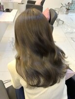 リー 四ツ橋(Lee)&nbsp;ブリーチなしダブルカラーでオリーブグレージュ