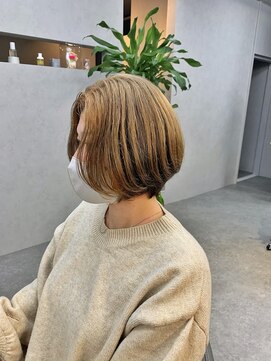 クロア(CHROA) フェイスフレーミング+アンブレラのWカラー+癖毛活かしカット