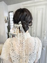 ユヌ(Une) 結婚式参列お呼ばれヘアセットシニヨンヘアアレンジお団子