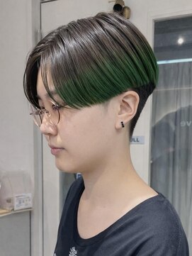 テトラ バイ ネオリーブ 横浜西口店(tetra by neolive) ☆刈り上げショートグラデーションカラーブリーチ横浜