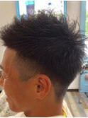 ビジネスシーンやプライベートのどちらでもokな爽やかショート
