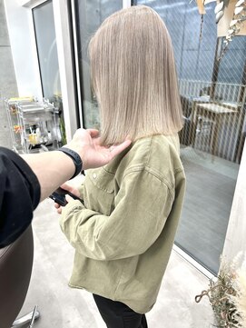 オプス 大名店(Ops) ミルクティーグレージュ×ハイトーンカラー×切りっぱなし