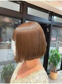 20代30代40代前下がりストレート大人ボブミルクティーベージュ