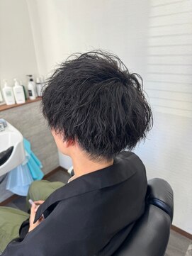 エイト(AITE) ダークアッシュ/アッシュブラック/カルマパーマ/ベリーショート