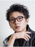 無造作スパイキーアップバング黒髪刈り上げショート