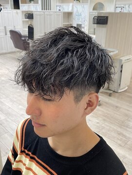 カイノ メンズサロン 金剛店(KAINO) ツイスト　スパイラル　マッシュ　刈り上げ