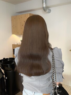 イル 天神大名店(ill) グレージュ/ロングヘア