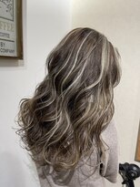 コヨーテ(coyote)&nbsp;コントラストハイライト　レイヤーロング グレージュ