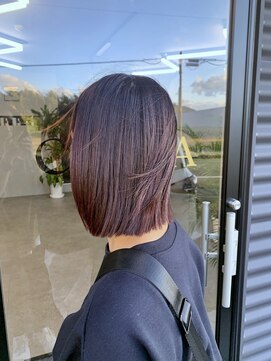 【首元すっきりぱっつん切りっぱなしボブ】