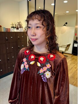 おんまゆレイヤーカットとクルクルパーマ京都河原町四条烏丸