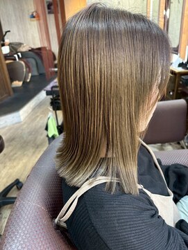 ビーチェ 小岩(Bice) 肩でふわっと外ハネ◎ハイライトが可愛いストレートミディ