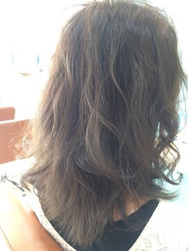 美容室 ウララバイアンジェ(ULaLa by Ange) グレージュ