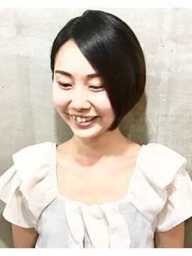 ダブルアームズ(W ARMS) 大人可愛いショートボブ。