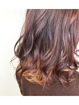 ヘアーアンドメイク ドレス(DRESS) 黒染め履歴あり　インナーカラー