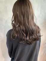 キチ(kichi.)&nbsp;[kichi.] ロングヘア×シナモングレージュ