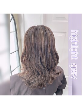 ウーロス(uros.) highlight gray