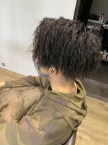 エヌプラス(N+)&nbsp;メンズヘアフェザーパーマサーフカール刈り上げセンターパート