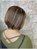 3Dハイライト×前下がりショートボブ[大人かわいい/白髪ぼかし]