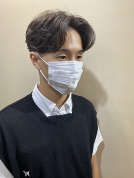 レーヴス(REVES) 前下がり毛流れセンターパート