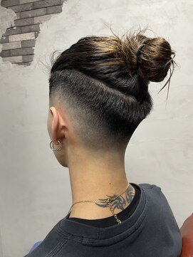 ワム(wom) マンバン　スキンフェード