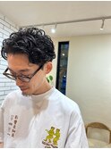 束感ビジネスカジュアル20代30代フェザーパーマツーブロック